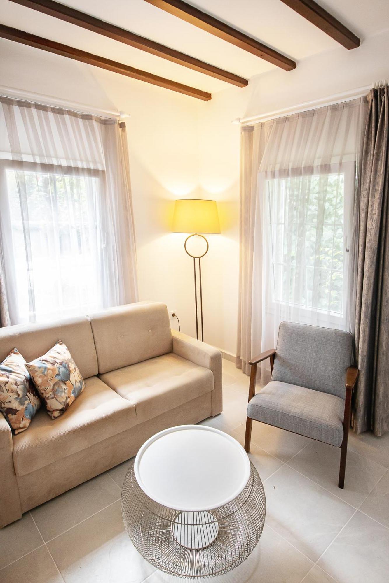 Otel Flag +12 *